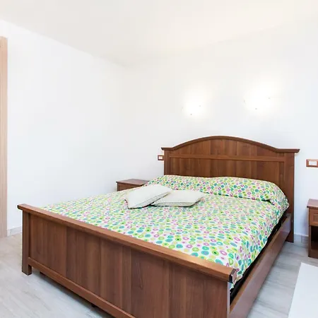 بيت للعطل Laura 350 Mt Baia Di Porto Frailis *