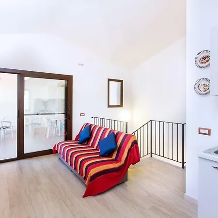 Laura 350 Mt Baia Di Porto Frailis * ארבאטקס