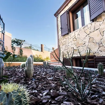 Laura 350 Mt Baia Di Porto Frailis * ארבאטקס