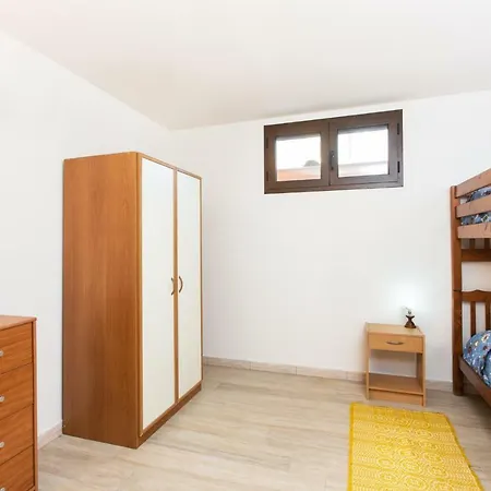 Laura 350 Mt Baia Di Porto Frailis * ארבאטקס