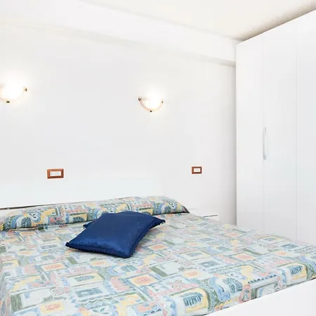 Laura 350 Mt Baia Di Porto Frailis בית נופש ארבאטקס