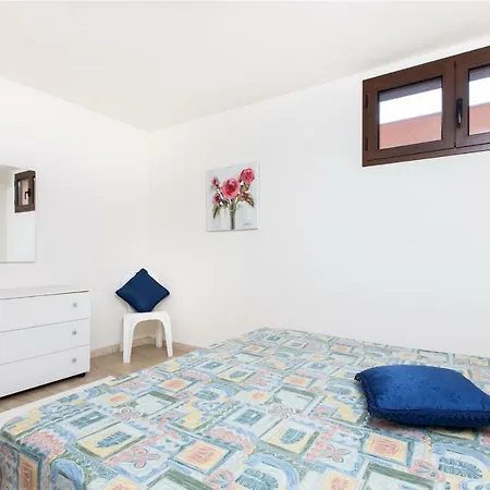 Laura 350 Mt Baia Di Porto Frailis 펜션 아르바탁스